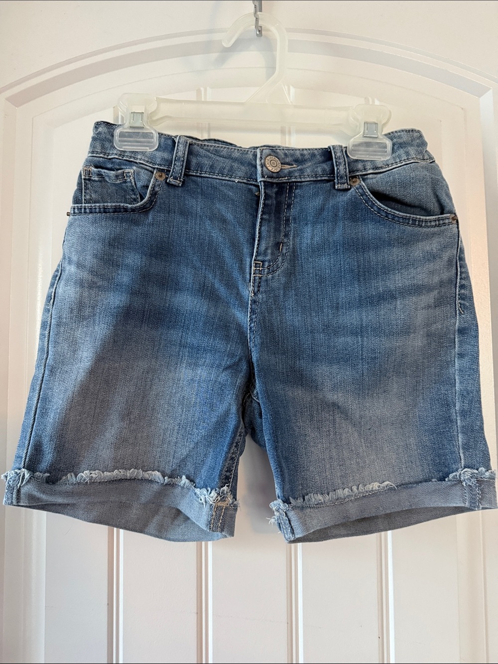 Gently worn Cat & Jack girls Light Blue Frayed Hem Denim Shorts